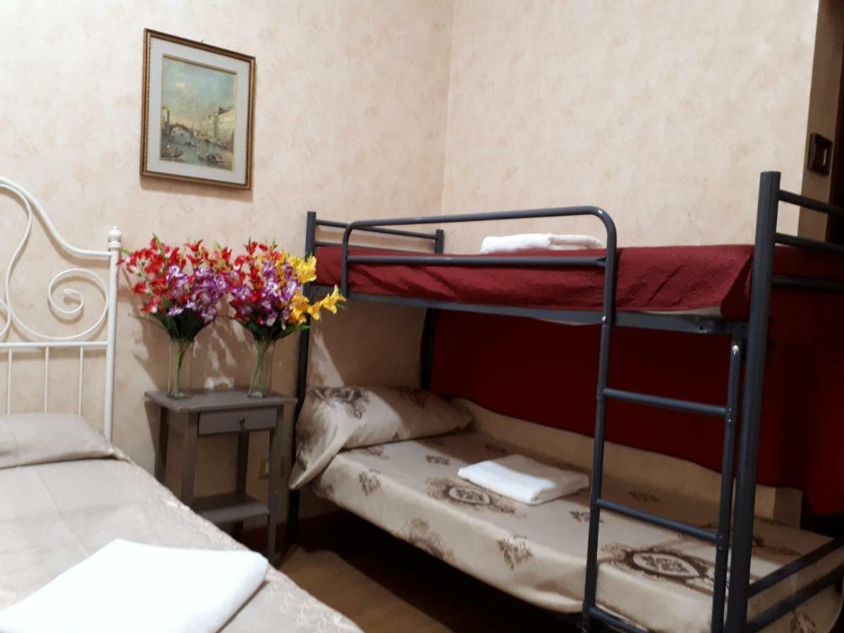 Botel Inn روما المظهر الخارجي الصورة